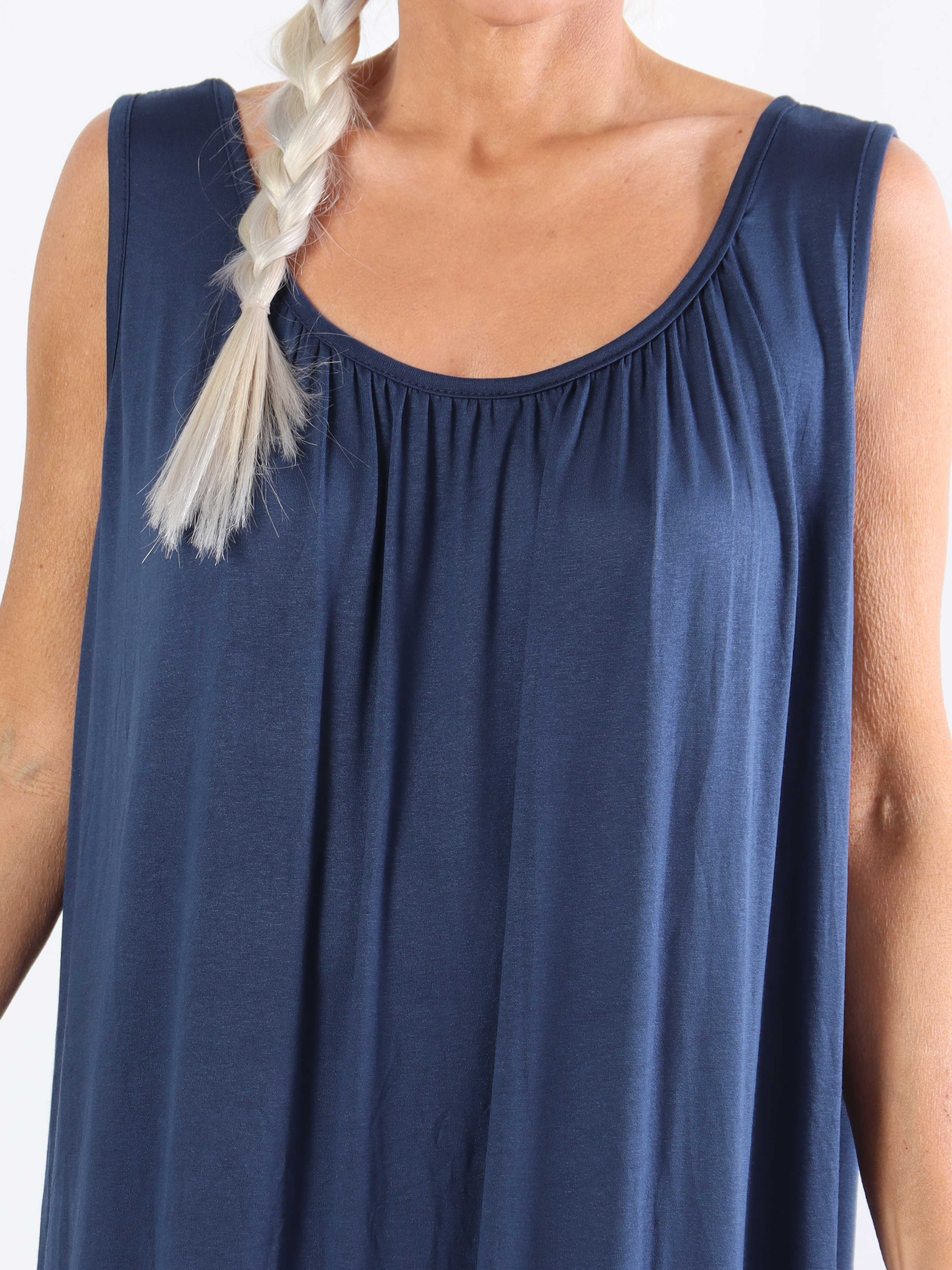 Miracle Sleeveless Dress - Plus size basis kjole i viskose med elastik forneden